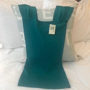 Max Studio green fitted top, NWT, never worn size XS